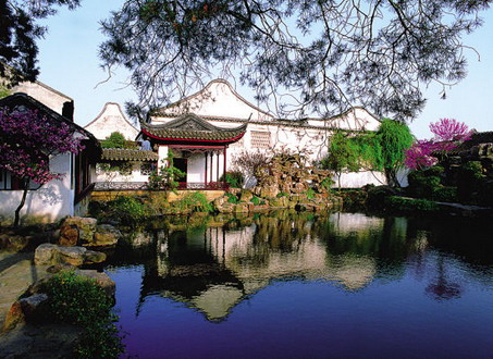 沧浪亭,在苏州市南部三元坊附近,是现存的历史最久的江南古代园林之